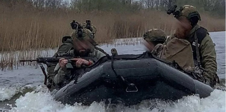 Rosjanie w panice strzelili sobie w stopę Dniepr zalał linię obrony