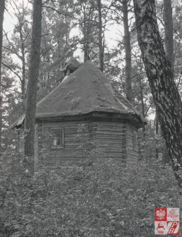 Kaplica_w_Stankiewiczach_stan_z_2007-480x624
