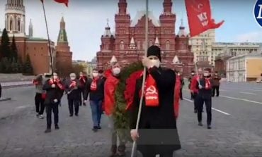 Mimo kwarantanny i koronawirusa komuniści świętowali na Placu Czerwonym urodziny Lenina (WIDEO)