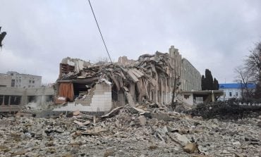 Rosjanie zniszczyli ponad 160 placówek oświaty, dziś zbombardowali szkołę w Żytomierzu