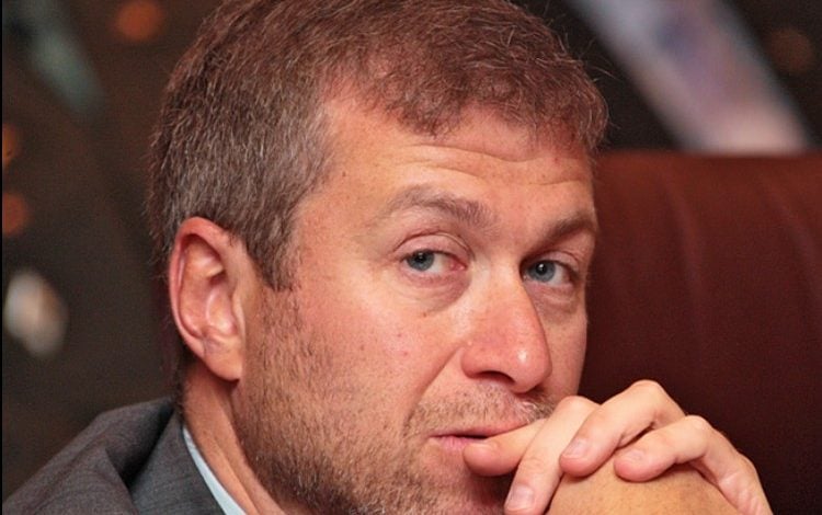 Abramowicz sprzedaje Chelsea, a pieniądze ze sprzedaży przekaże ofiarom wojny na Ukrainie