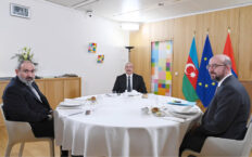Przywódcy Armenii i Azerbejdżanu rozmawiali twarzą w twarz w Brukseli Przywódcy Armenii i Azerbejdżanu rozmawiali twarzą w twarz w Brukseli