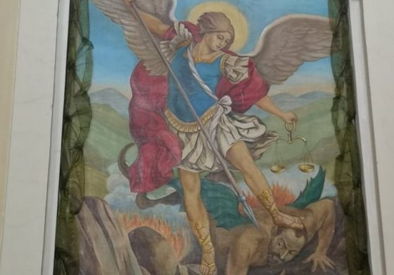 Archanioł Michał gromi Feliksa Dzierżyńskiego