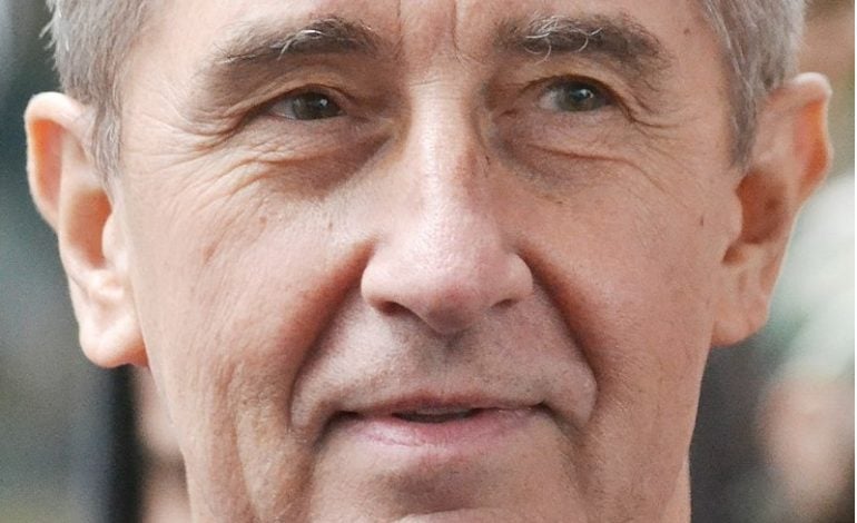 Premier Czech odcina się od słów prezydenta Czech