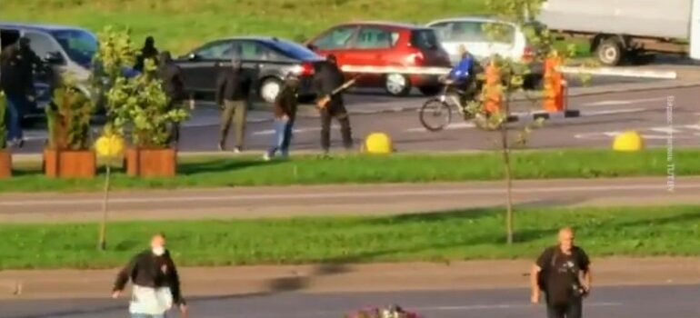 Łukaszenkowskie służby bezpieczeństwa brutalnie pacyfikują protesty Białorusinów (WIDEO)