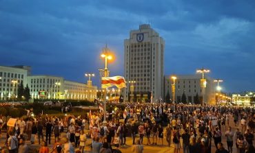 Czy będą jeszcze masowe protesty? Białoruskie społeczeństwo rok po wyborach prezydenckich (ANALIZA)