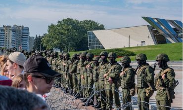 Wysoki funkcjonariusz MSW Białorusi: Jeśli będziemy strzelać do protestujących, to humanitarnie