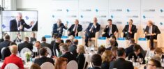 Czaputowicz podczas konferencji w Monachium: Społeczność międzynarodowa powinna wspierać wysiłki prezydenta Zełenskiego, jednocześnie wywierając presję na Rosję
