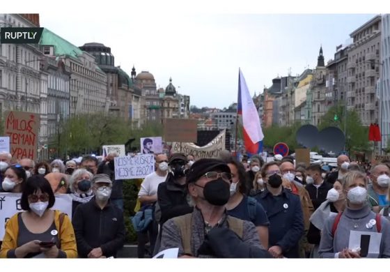 Czesi protestują przeciwko „zdrajcy” Zemanowi