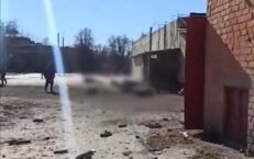 Rosyjscy zwyrodnialcy rozstrzelali ludzi stojących w kolejce po chleb (WIDEO) (18+)