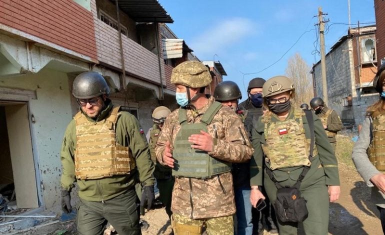 “Bracia, nie jesteście sami”. Delegacje parlamentów Polski, Litwy i Ukrainy na liniii frontu w Donbasie (WIDEO)