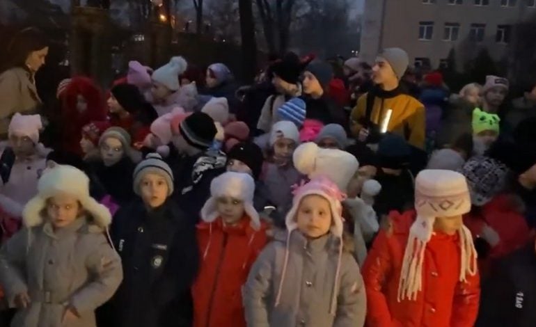 Zaczęła się ewakuacja do Rosji ludności z okupowanej części Donbasu. W Doniecku słychać syreny (ZDJĘCIA) (WIDEO)