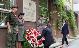 Symboliczny spacer ulicą Lecha Kaczyńskiego i spotkanie z miejscowymi Polakami na koniec wizyty prezydenta Polski w Mołdawii