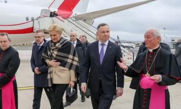 Polska para prezydencka z wizytą u papieża. Rozmowa o Ukrainie (WIDEO)