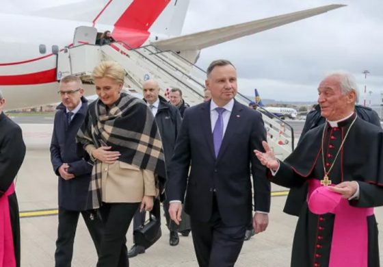 Polska para prezydencka z wizytą u papieża. Rozmowa o Ukrainie (WIDEO)