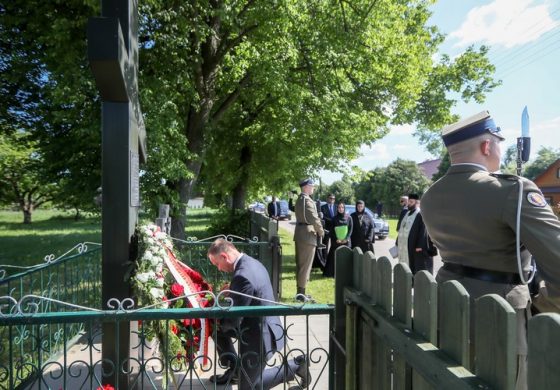 Prezydent Polski odwiedził mniejszość białoruską na Podlasiu. Uczcił pamięć ofiar oddziału "Burego" (WIDEO)