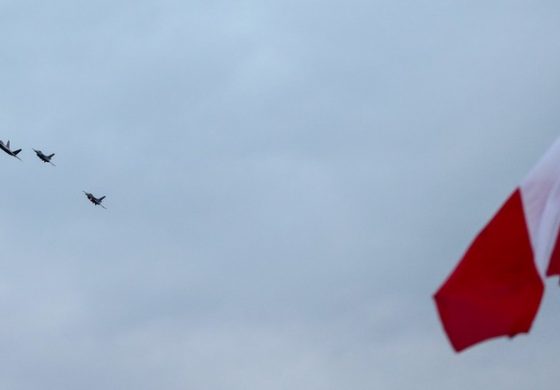 Polskie F-16 i amerykańskie F-22 nad Gdańskiem na rocznicę rozpoczęcia II wojny światowej. Pozdrowienia dla Putina zmierzającego do Kalinigradu