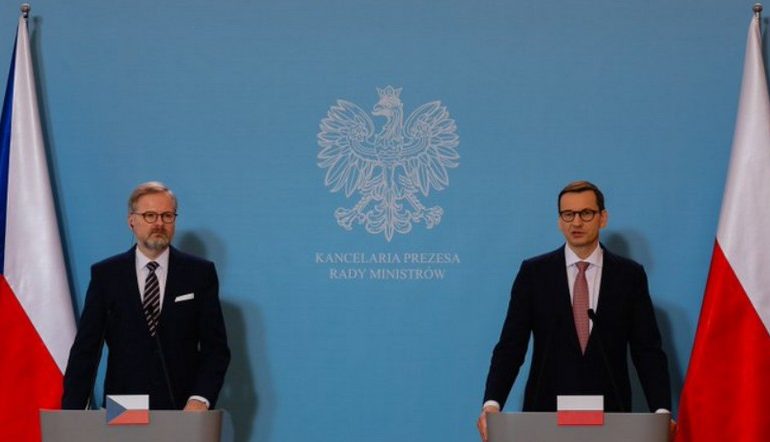 Premier Czech w Polsce. Główne tematy – pomoc Ukrainie i współpraca w obliczu rosyjskiego szantażu gazowego