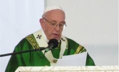 Franciszek, w ślad za Putinem, domaga się od Zełenskiego negocjacji pokojowych, i straszy "eskalacją nuklearną"