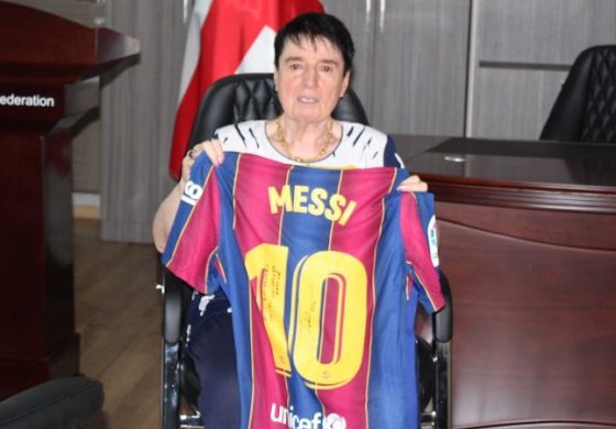Legendarna gruzińska szachistka dostała prezent od Messiego