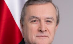 Wicepremier Polski: Ksiażka Kanta podarowana przez Macrona papieżowi nie jest stratą wojenną