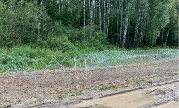 Straż Graniczna i wojsko zatrzymały 12 obywateli Polski i 1 obywatela Holandii podejrzanych o niszczenie zapór na granicy z Białorusią