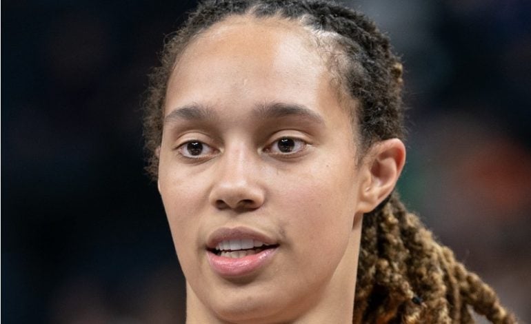 Amerykańska koszykarka, zakladniczka Putina, uwolniona z łagru. Jest w drodze do domu. USA zgodziły się na wymianę za rosyjskiego przestępcę