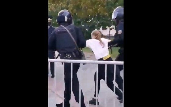 Łukaszyści maltretują dziecko (WIDEO)