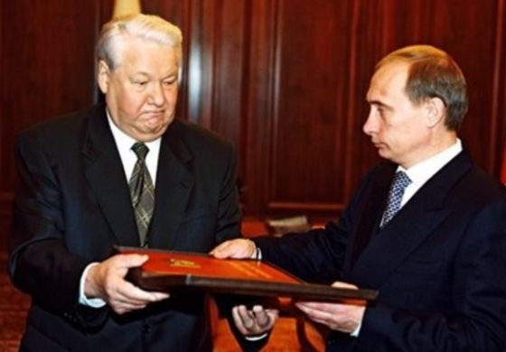 Przemówienie Nazarbajewa porównano do oświadczenia Jelcyna z 1999 roku, w którym zrzekł się urzędu i swoim następcą mianował Putina