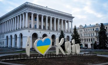 Ukraina wprowadza stan wyjątkowy. Prezydenci Polski i Litwy już w Kijowie