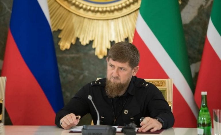Kadyrow domaga się zamknięcia niezależnej rosyjskiej gazety po jej tekście o zbrodniach czeczeńskiej policji