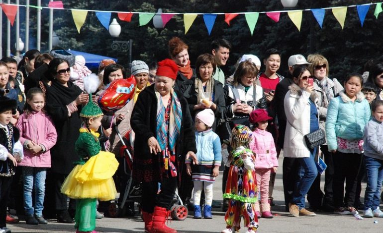 Rosjanie i Ukraińcy w gronie najnieszczęśliwszych narodów świata. Kazachowie, Ormianie i Azerowie wśród najszczęśliwszych