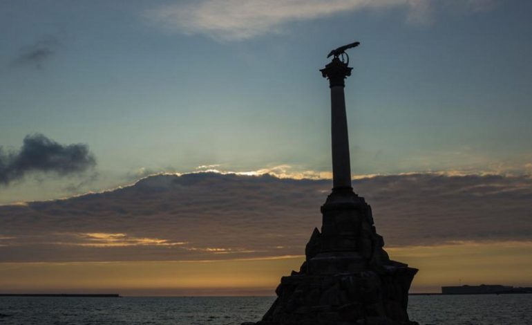 Zapada zmrok. I kolejne eksplozje na Krymie (WIDEO)