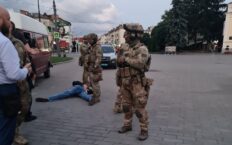 Koniec dramatu w Łucku. Wszyscy zakładnicy uwolnieni, terrorysta zatrzymany (WIDEO)