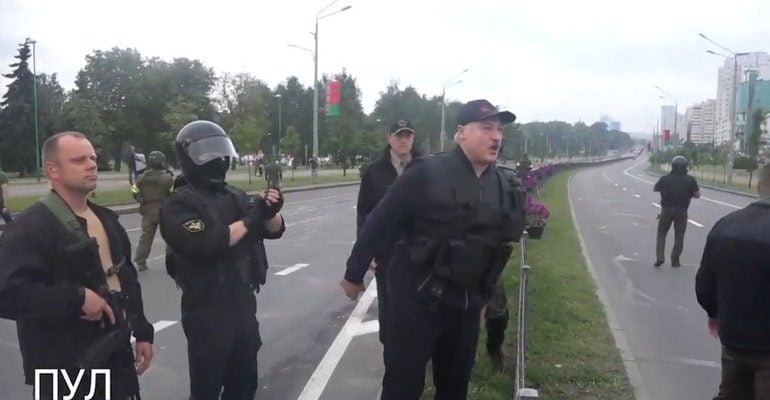 Łukaszenka spotkał się ze swoimi fanatycznymi zwolennikami (WIDEO)