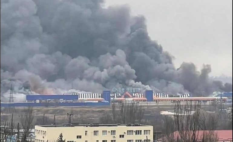 Rosyjscy terroryści równają z ziemią Mariupol i stawiają ultimatum, że jeżeli się nie podda, będą robić to samo