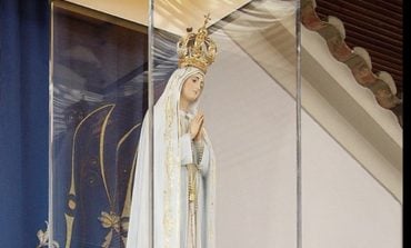 Figura Matki Bożej Fatimskiej w drodze na Ukrainę. A Putina poparł sabat wiedźm rosyjskich