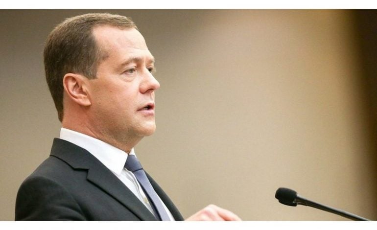 Miedwiediew po zamknięciu McDonald’s w Rosji: Sami wiemy jak produkować kotlety i bułki