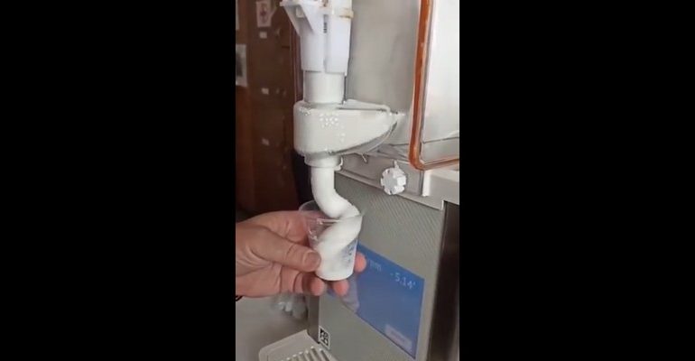 Białoruscy uczeni wynaleźli mięso w formie lodów i kotlety 3D (WIDEO)