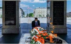 75. rocznica zakończenia II wojny światowej: Premierzy Polski i Wielkiej Brytanii potępili próby pisania historii na nowo