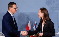 Premierzy Finlandii i Polski zgodni co do pomocy Ukrainie i powstrzymywania Rosji (WIDEO)