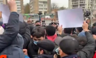 Demonstracja muzułmanów pod ambasadą Francji w Moskwie (WIDEO)