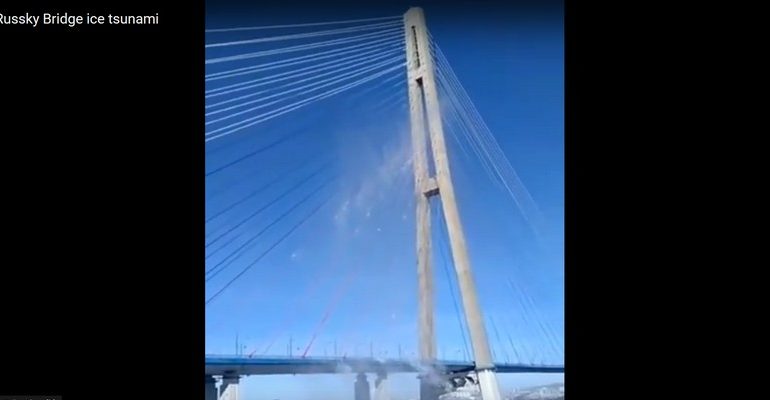 Klęska żywiołowa i załamanie infrastruktury na rosyjskim Dalekim Wschodzie. Bezdomny zamarzł przed cerkwią (WIDEO)