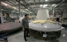 Amerykański portal VICE podaje, że Musk rozmawiał z Putinem zanim zaproponował oddanie przez Ukrainę Rosji swoich ziem. Musk zaprzecza