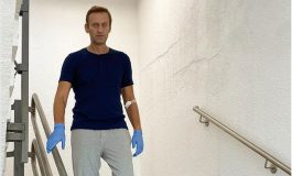 Nawalny wychodzi ze szpitala. Rzecznik Kremla zaprasza go do Rosji