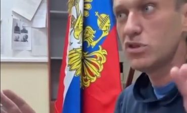 Echa pozbawienia Nawalnego statusu więźnia sumienia Amnesty International. Jego współpracownicy zniesmaczeni