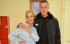 W łagrze rozpoczął się kolejny pokazowy proces Nawalnego. Grozi mu dodatkowo 15 lat (WIDEO)