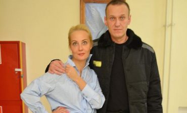 W łagrze rozpoczął się kolejny pokazowy proces Nawalnego. Grozi mu dodatkowo 15 lat (WIDEO)