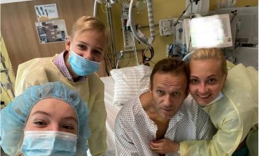 "Cześć, tu Nawalny". Jest zdjęcie z berlińskiego szpitala