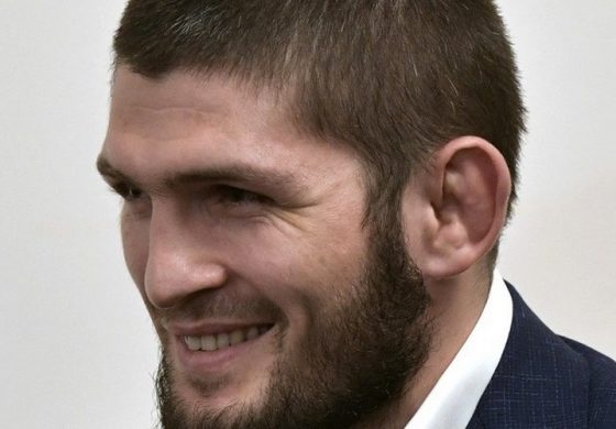 Nie słabnie nagonka rosyjskich muzułmanów na Macrona. Dagestański mistrz MMA nazwał go "kreaturą" i wezwał Allaha, by go oszpecił